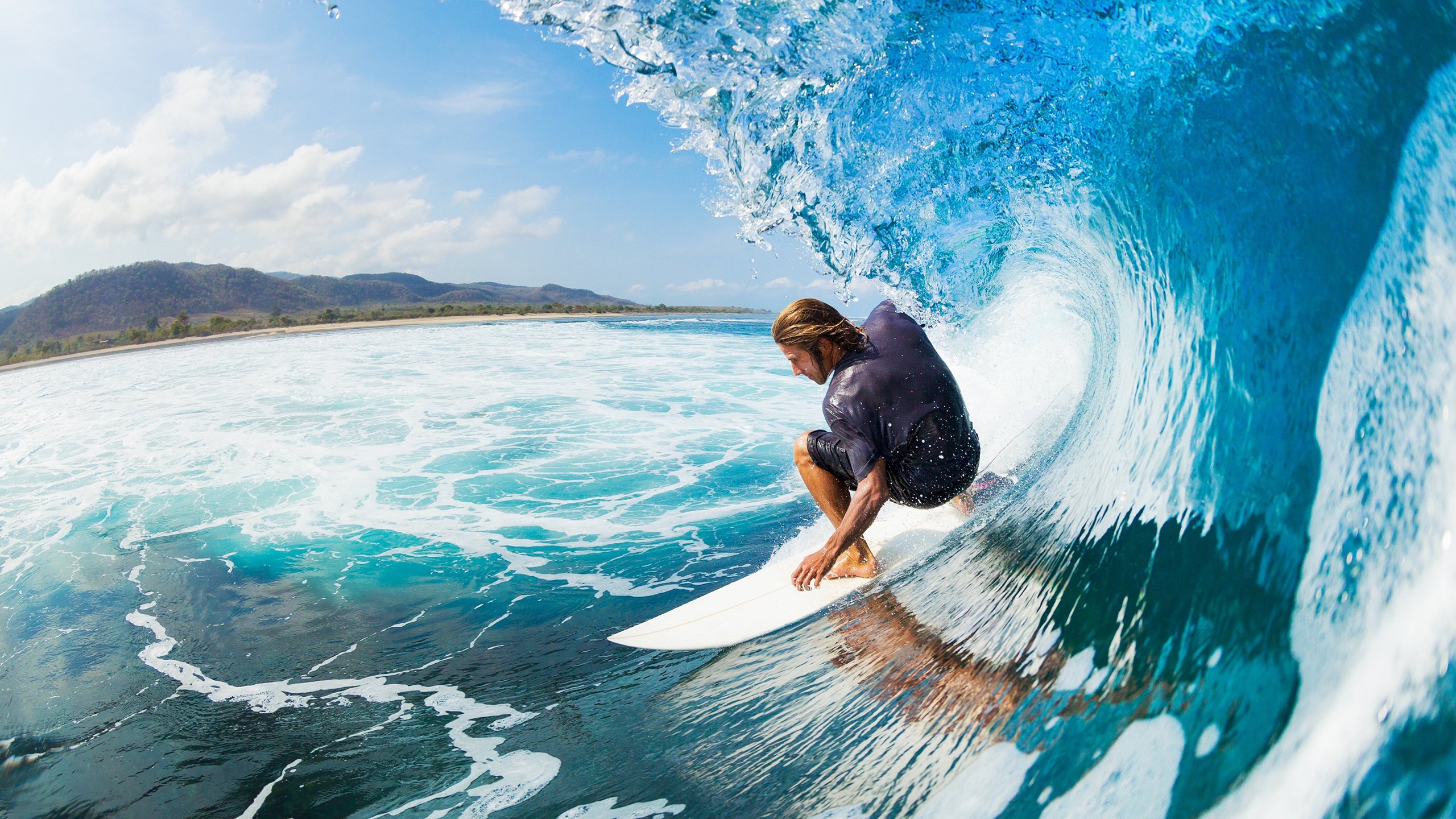 _城市天际线越野：穿越建筑群的极速挑战_，城市天际线穿过铁路
