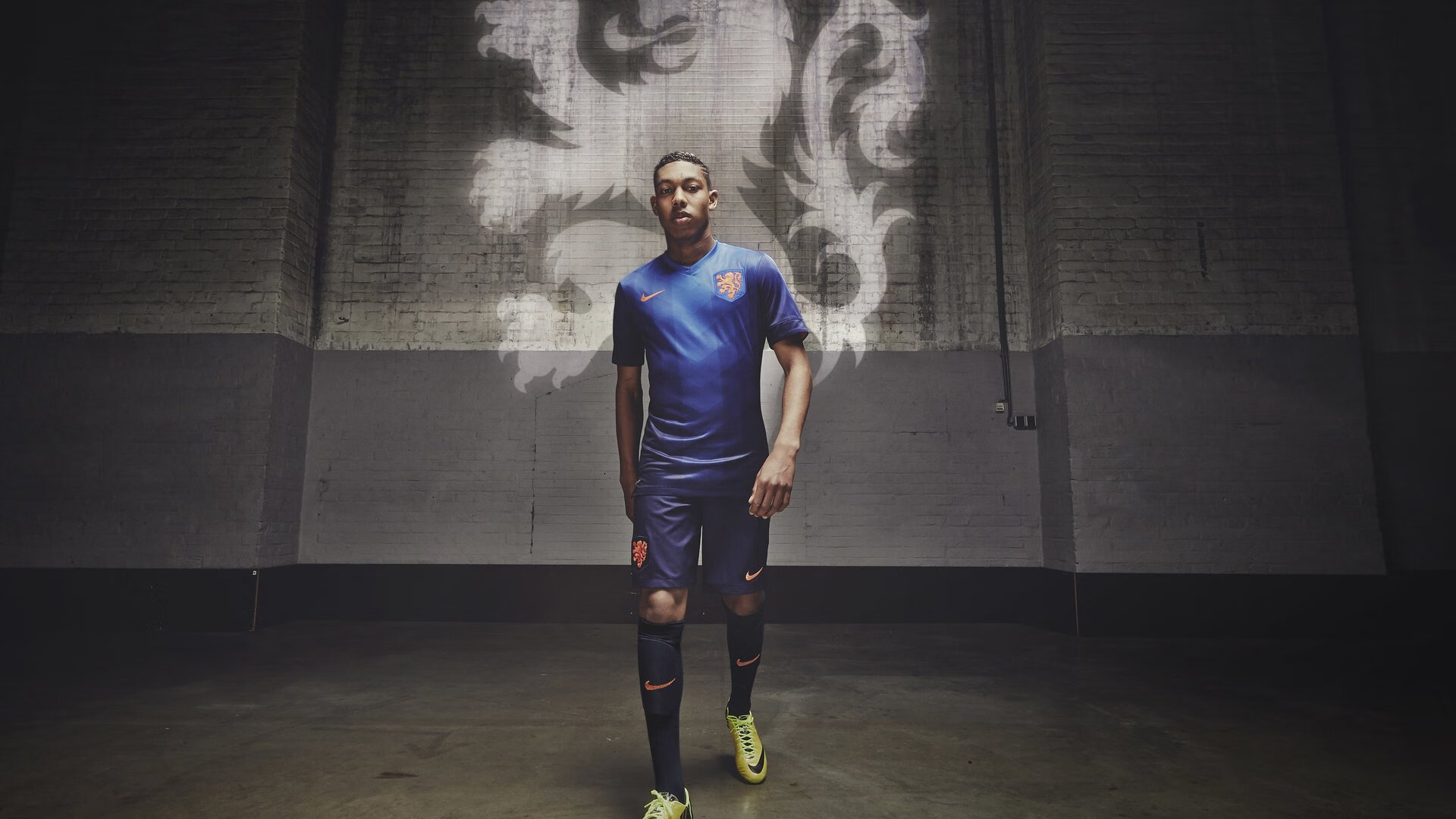 kaiyun.com-_草地之王：在温布尔登赢得冠军的秘密_，草地之王是谁